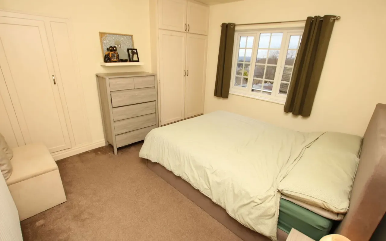Newlands Avenue, Clayton West, photo 3