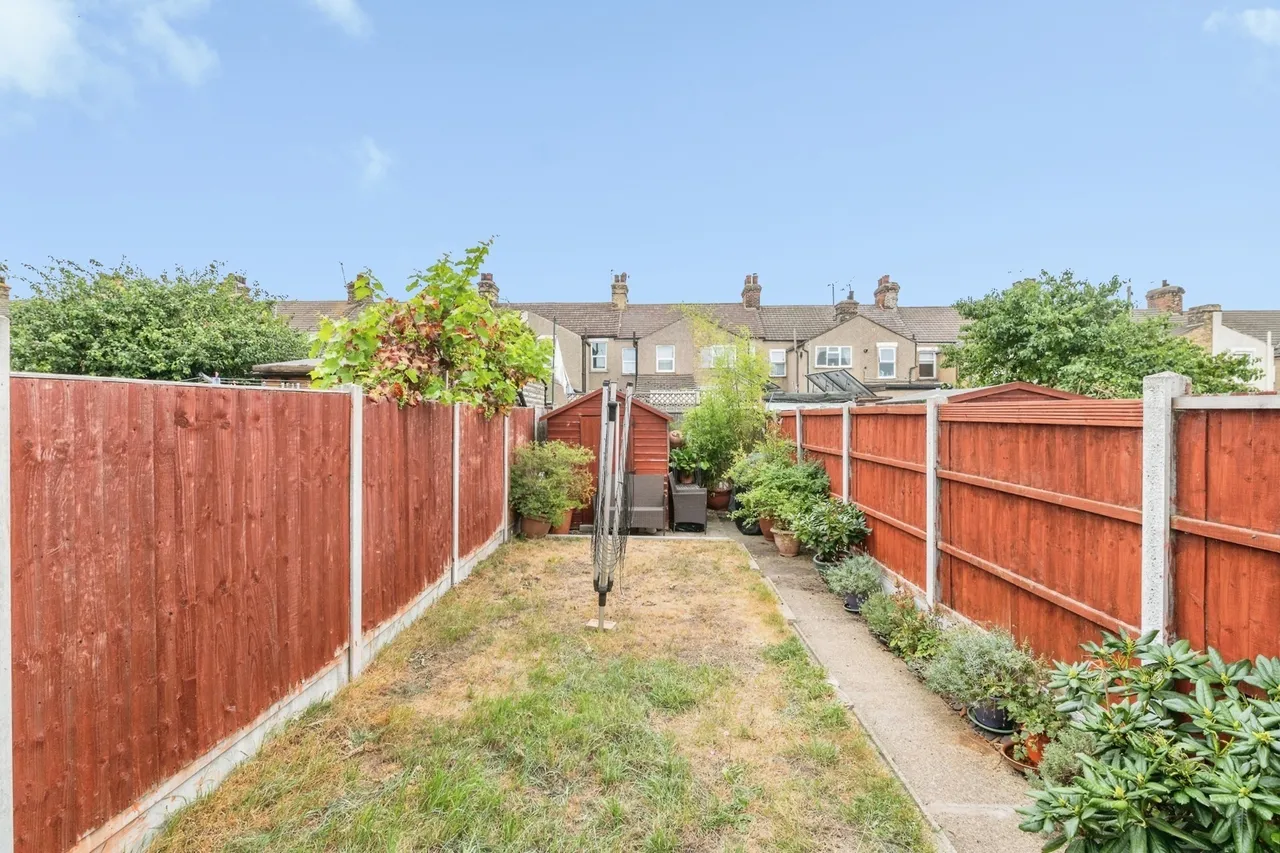 Castle Road, Grays, Essex, RM17, photo 4