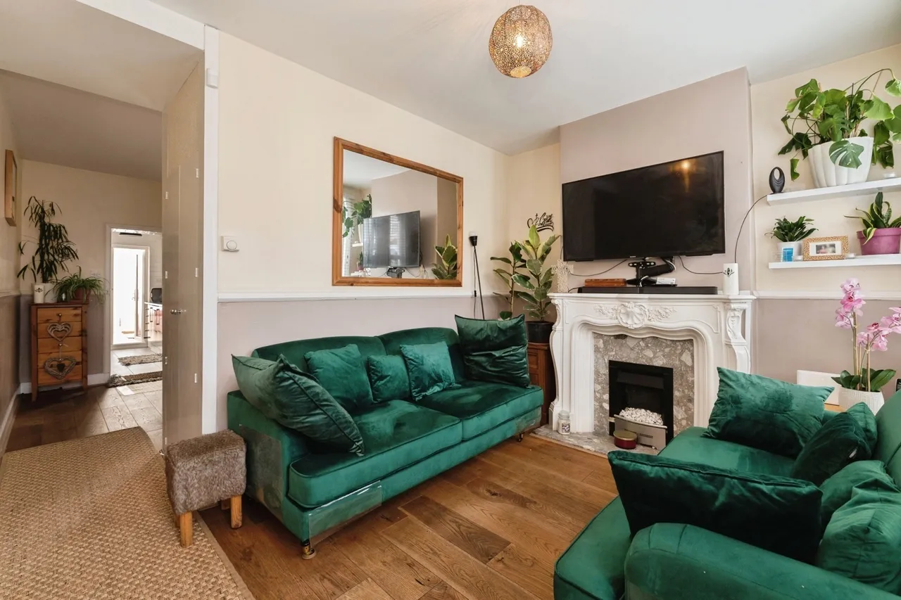 Castle Road, Grays, Essex, RM17, photo 2