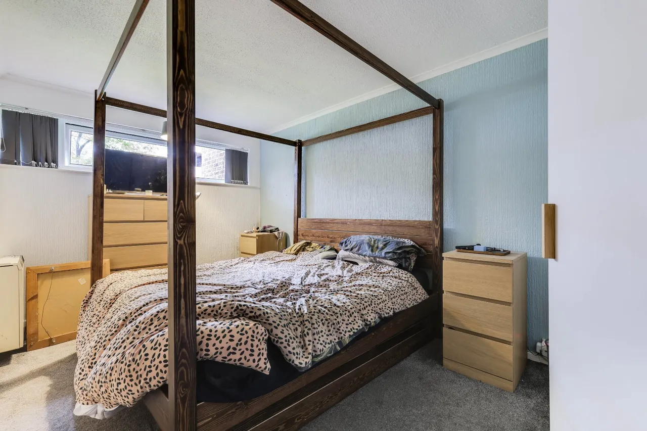 Shaw Lane, Leeds, LS6, photo 6