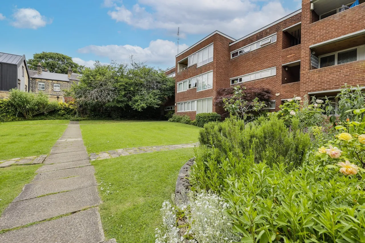 Shaw Lane, Leeds, LS6, photo 10