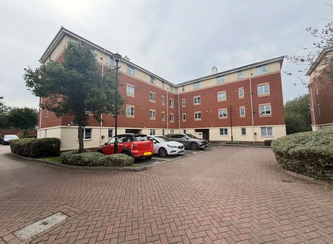 Luanne Close, Cradley Heath, B64, photo 12