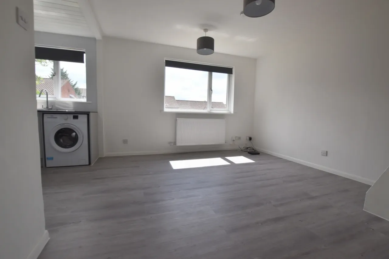 Simonsbath, Furzton, MK4, photo 6