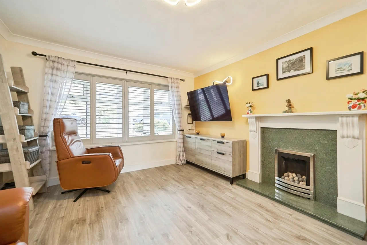 Highlea Close, Yeadon, Leeds, photo 7