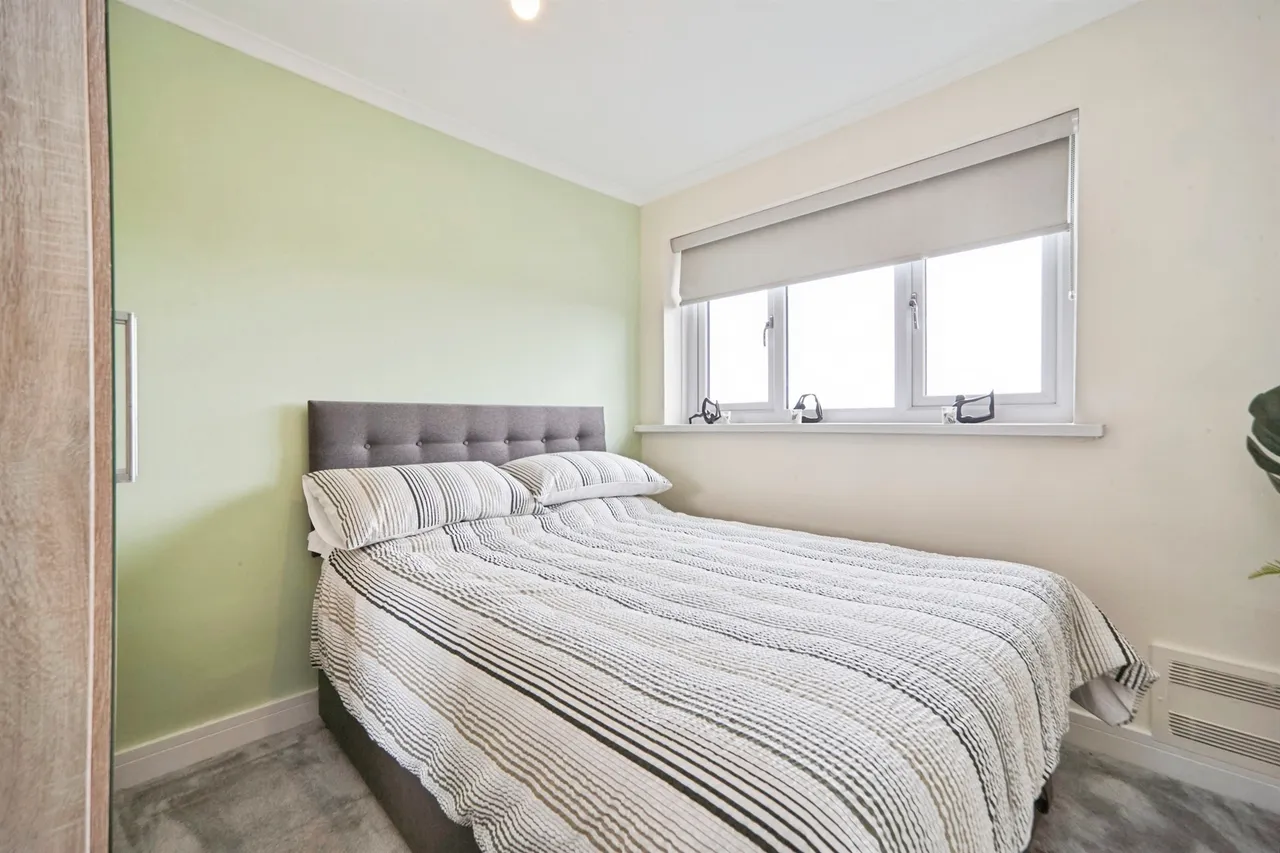 Highlea Close, Yeadon, Leeds, photo 12
