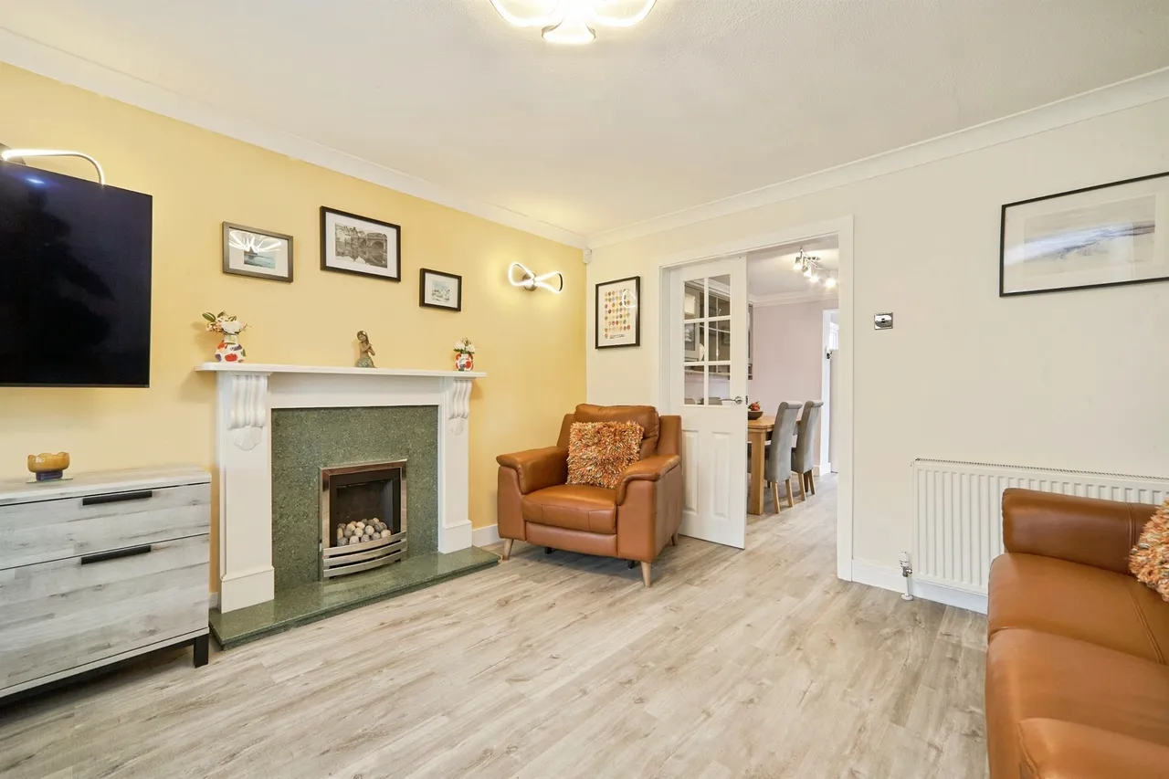 Highlea Close, Yeadon, Leeds, photo 3