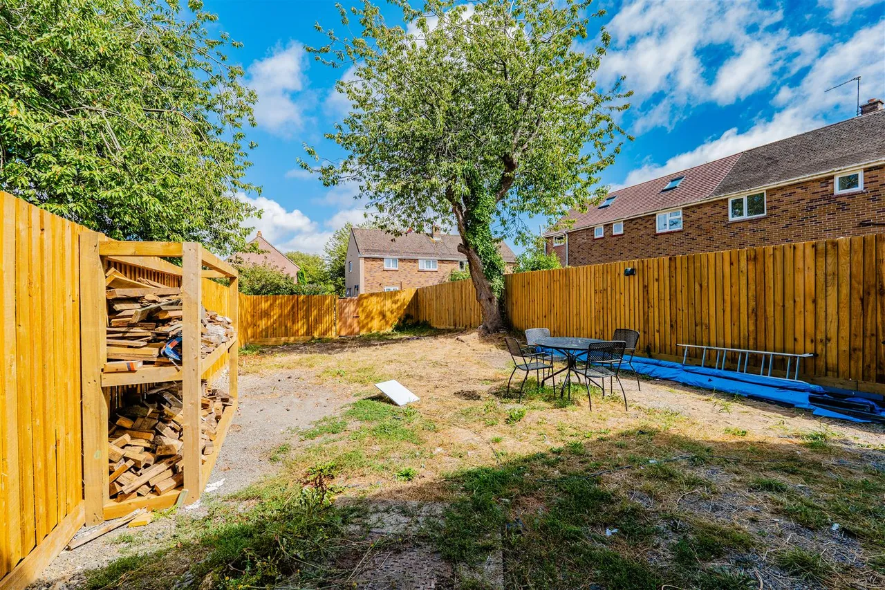 Rowan Grove, St. Athan, Barry, CF62 4JY, photo 4
