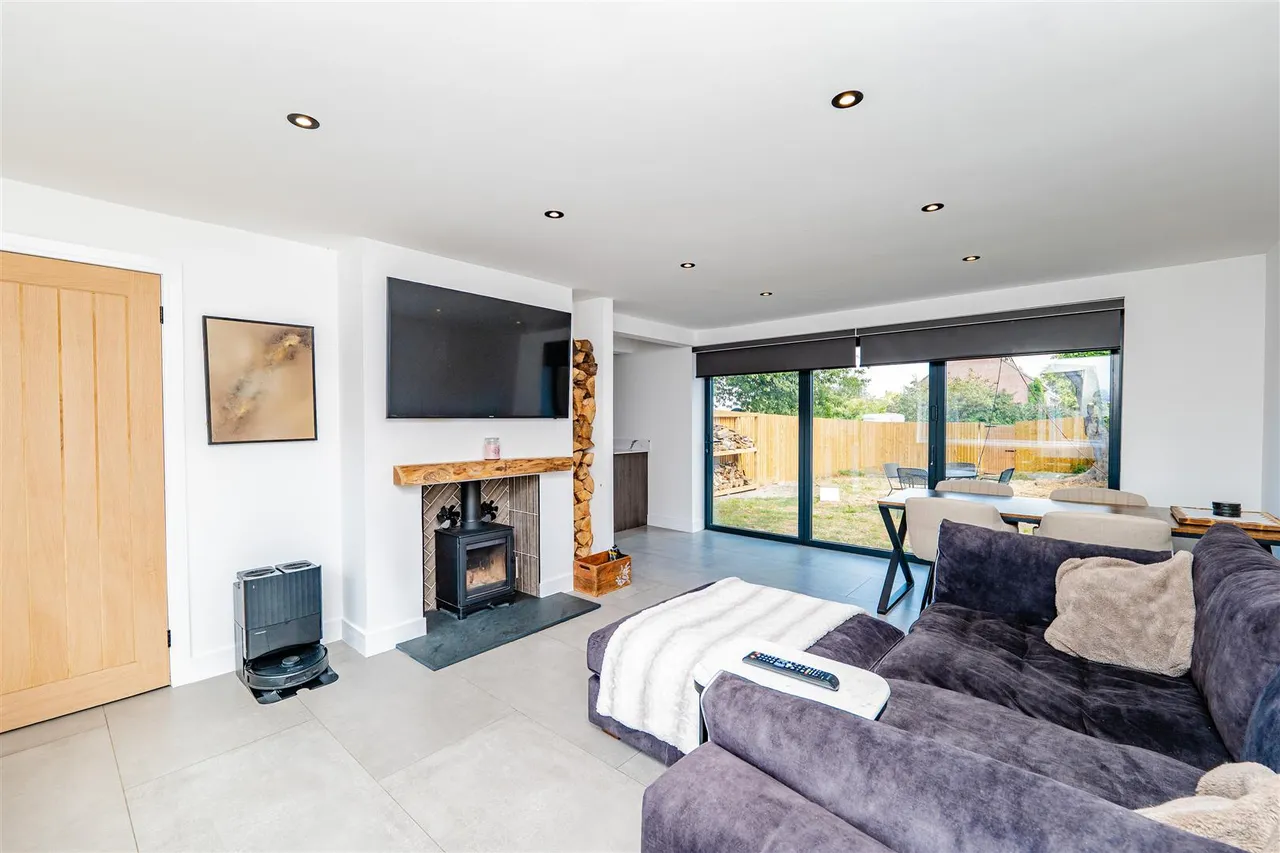 Rowan Grove, St. Athan, Barry, CF62 4JY, photo 7