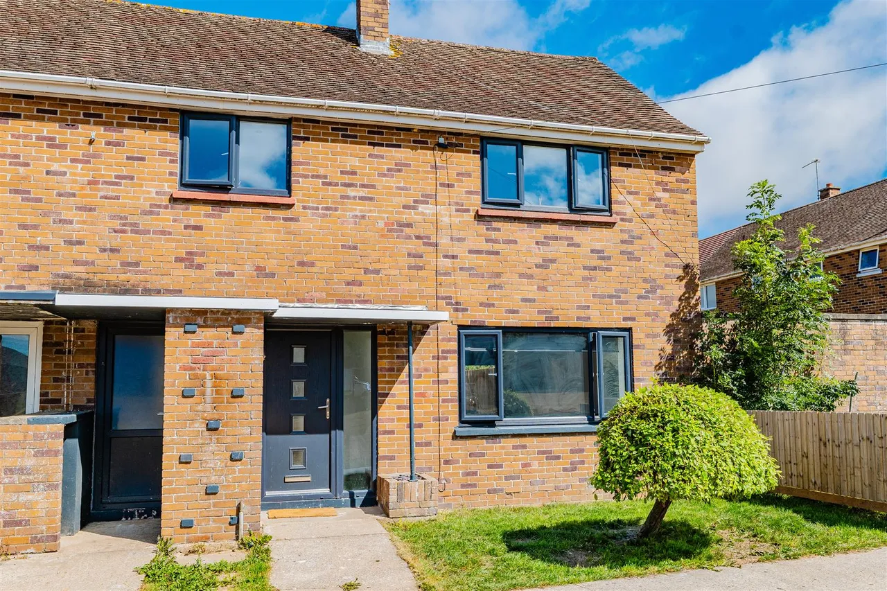 Rowan Grove, St. Athan, Barry, CF62 4JY, photo 24
