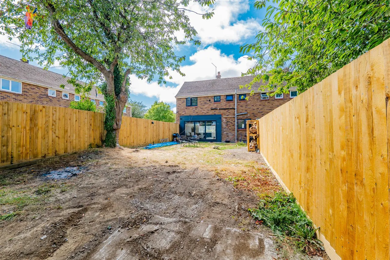 Rowan Grove, St. Athan, Barry, CF62 4JY, photo 12