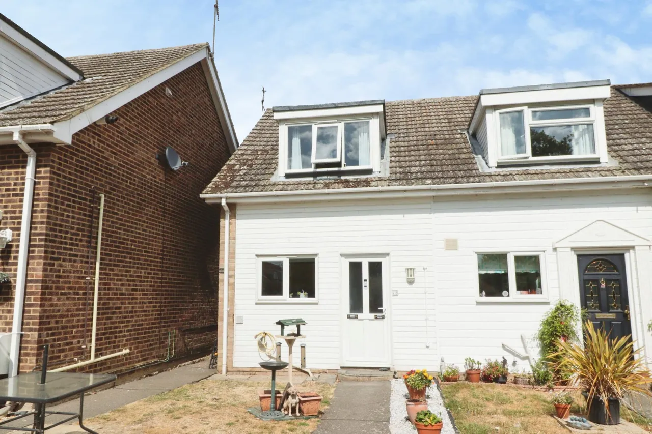 2 bed house for sale, Elizabeth Way, Chelmsford, CM3