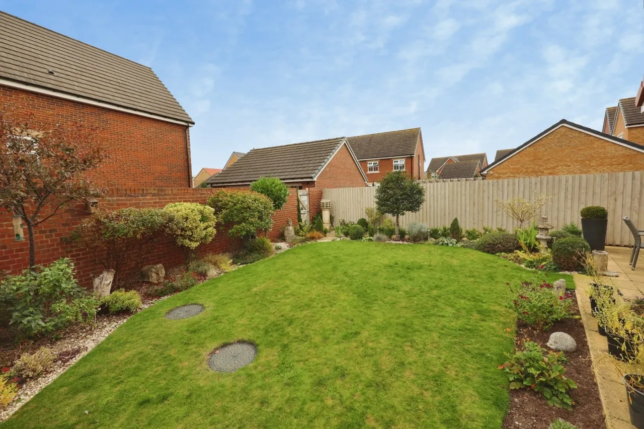 Laburnum Grove, St Helen Auckland, DL14, photo 19