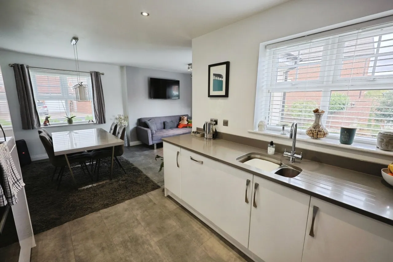 Laburnum Grove, St Helen Auckland, DL14, photo 7