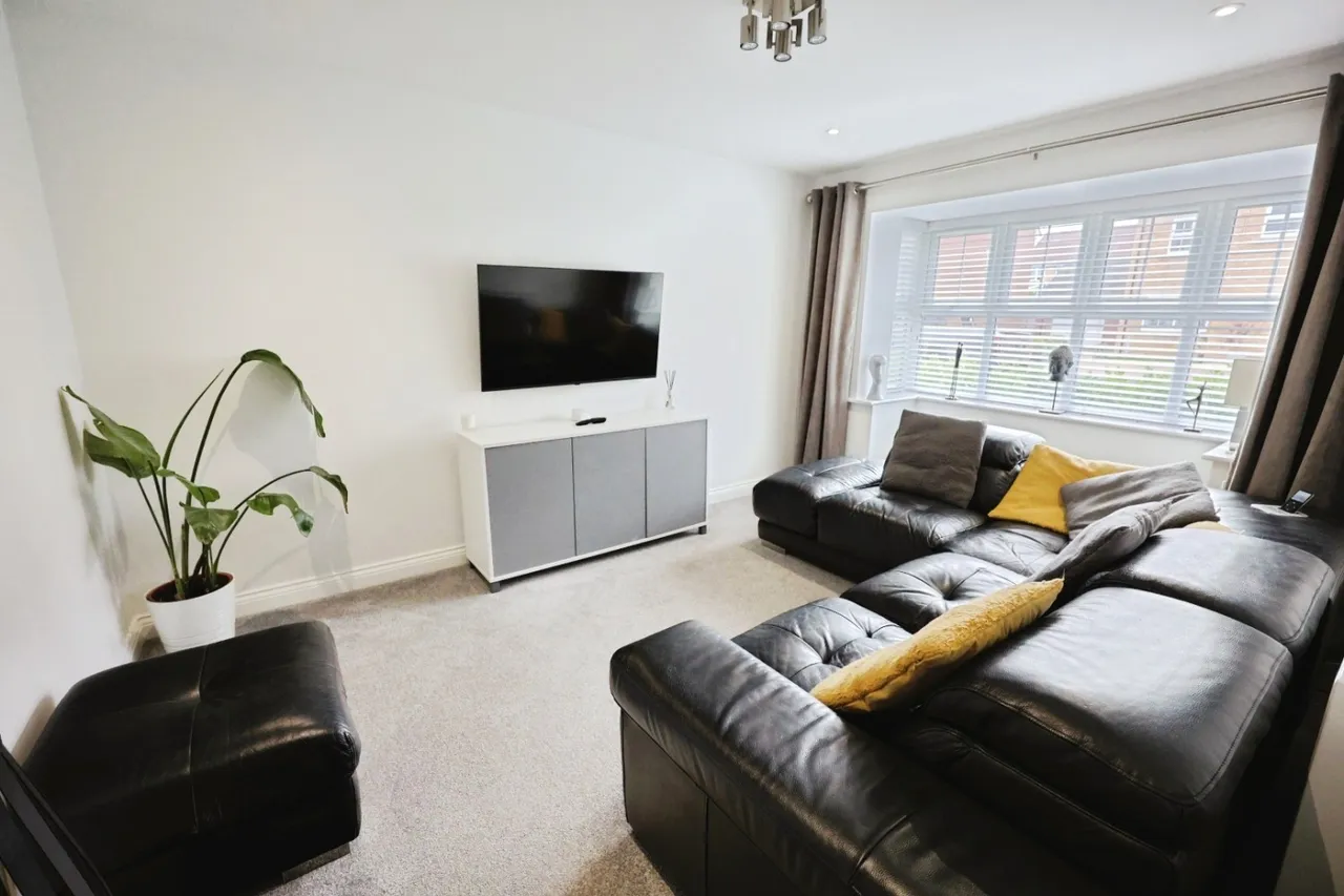 Laburnum Grove, St Helen Auckland, DL14, photo 3