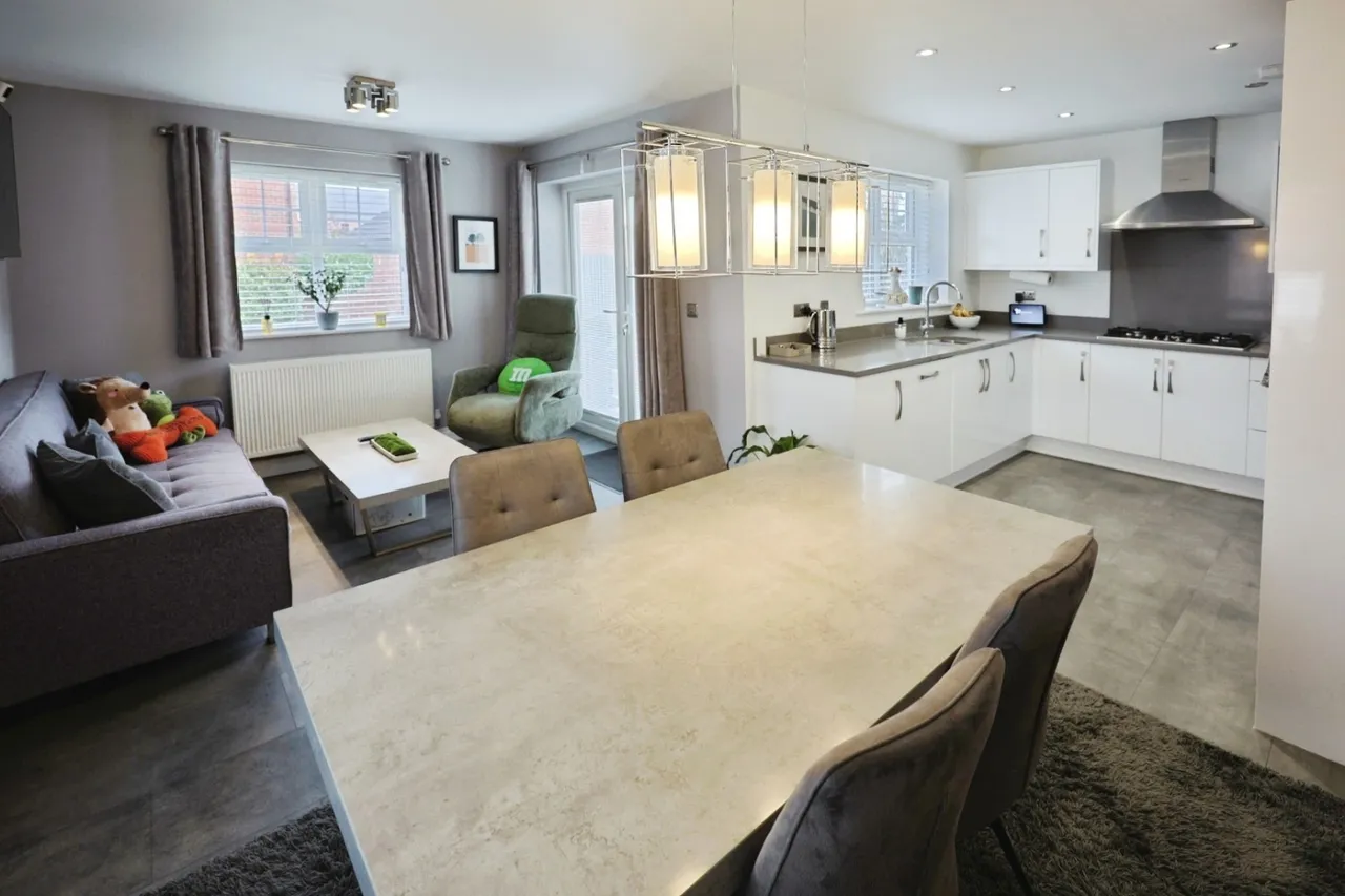Laburnum Grove, St Helen Auckland, DL14, photo 8