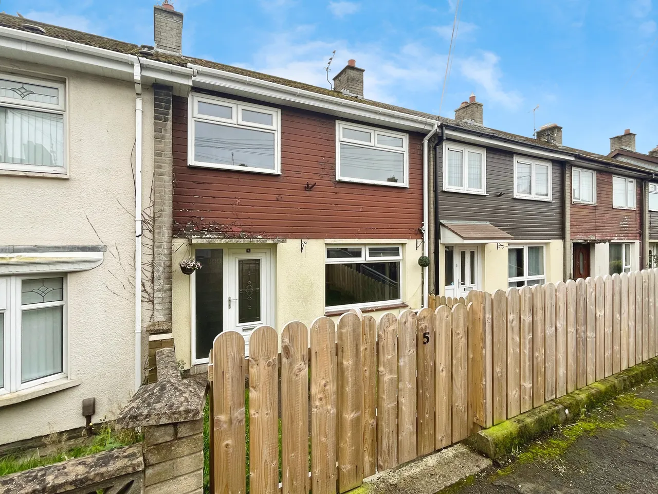 3 bed house for sale — Craig Crescent, Lisburn, BT28
