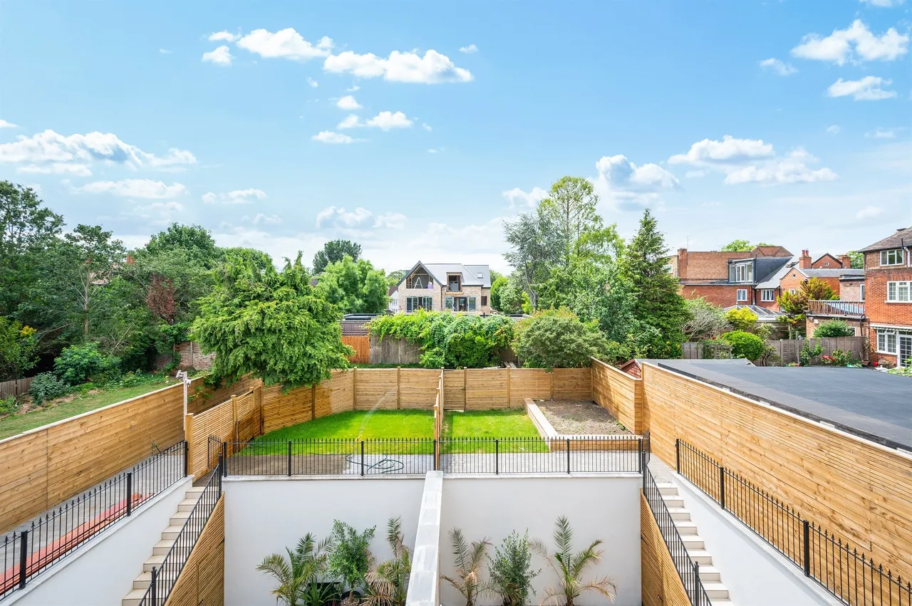 3 bed flat for sale — Creswick Residences, London