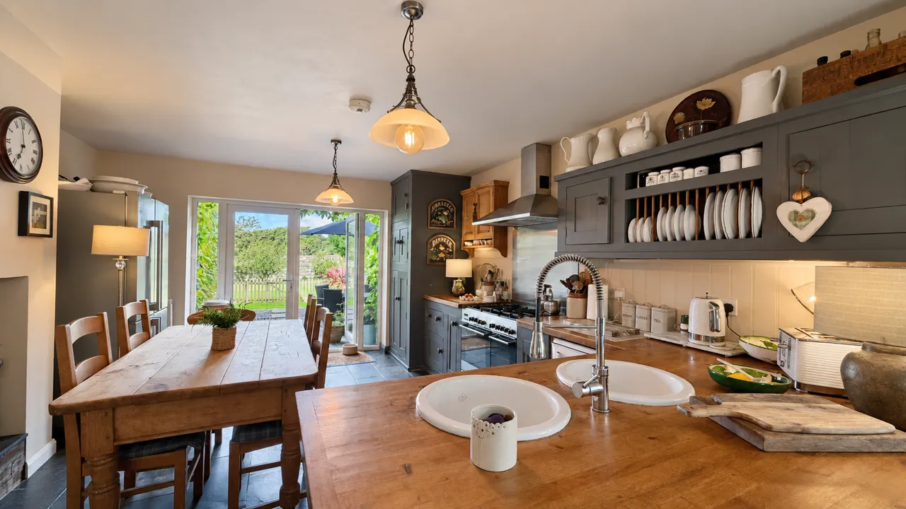 Afonig Loyw Ffordd Glan Mor, Talybont, LL43, photo 5