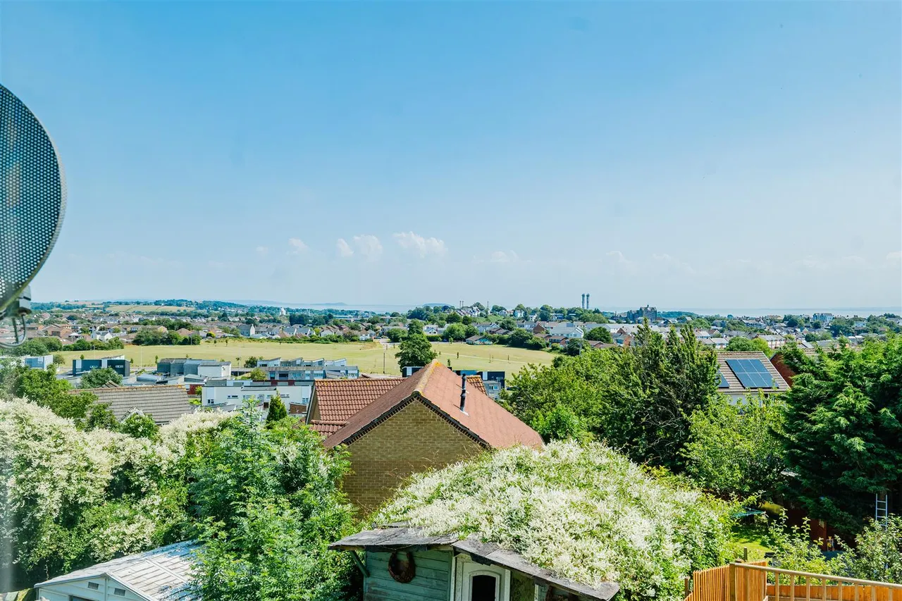 Columbus Close, Barry, CF62 9HA, photo 4