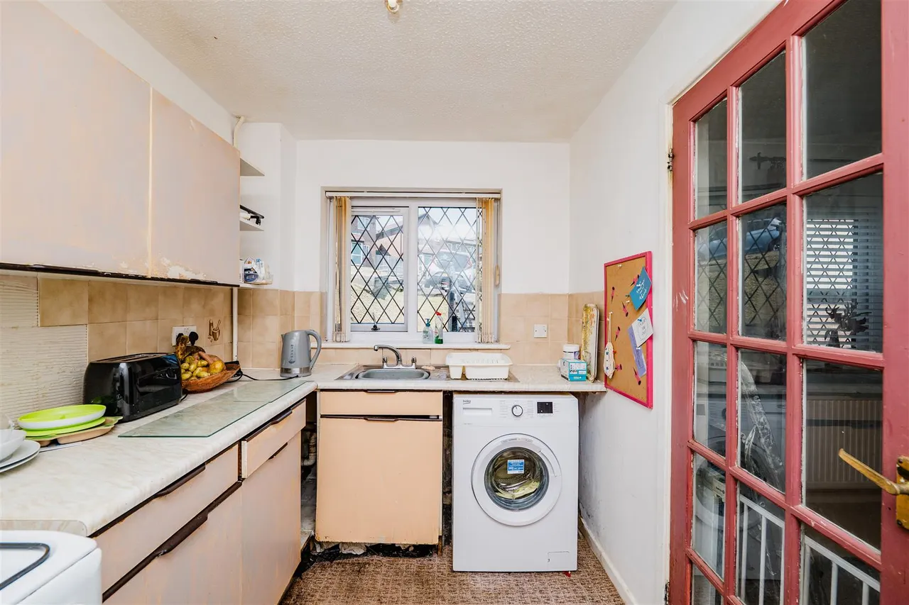 Columbus Close, Barry, CF62 9HA, photo 9