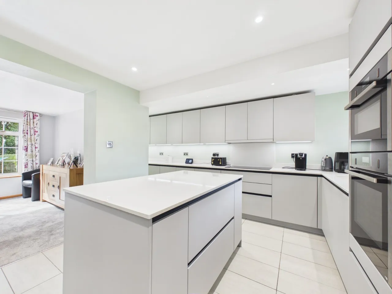 Philip Drive, Flackwell Heath, HP10, photo 2
