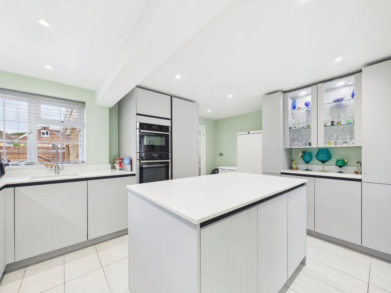 Philip Drive, Flackwell Heath, HP10, photo 11