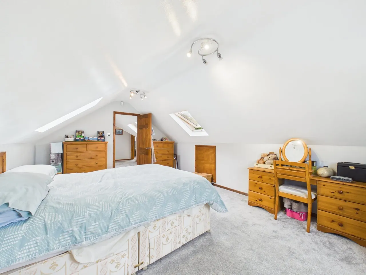 Philip Drive, Flackwell Heath, HP10, photo 24