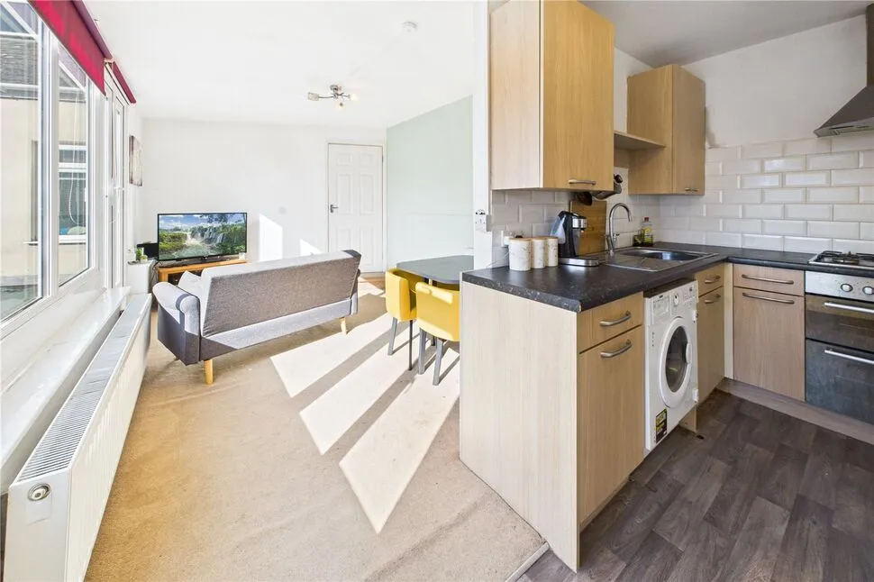Stanley Court, Midsomer Norton, Somerset, BA3, photo 4