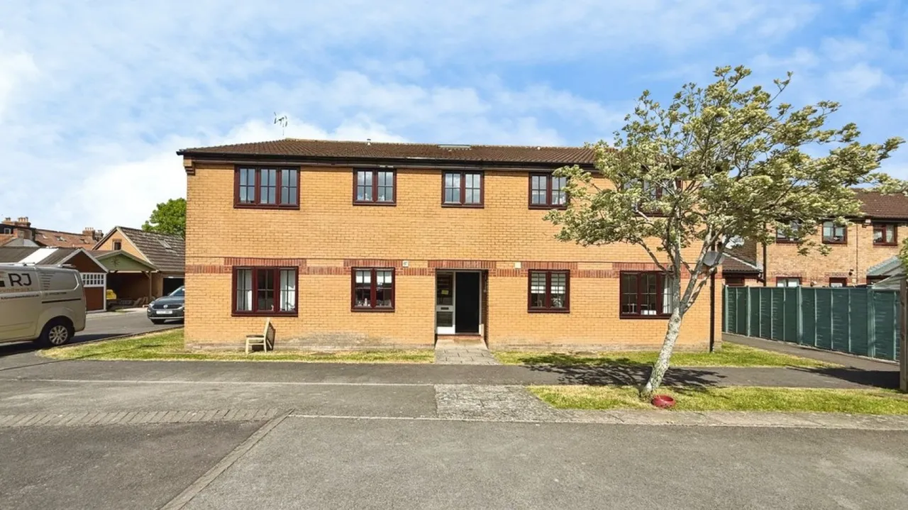 1 bed flat for sale — Wessex Walk, Westbury
