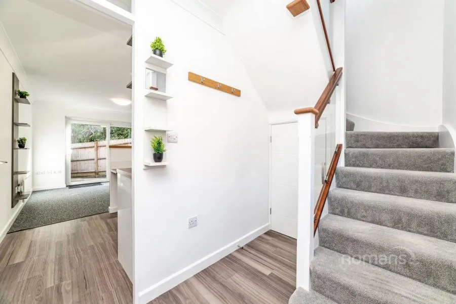 Anstey Place, Burghfield Common, RG7, photo 8