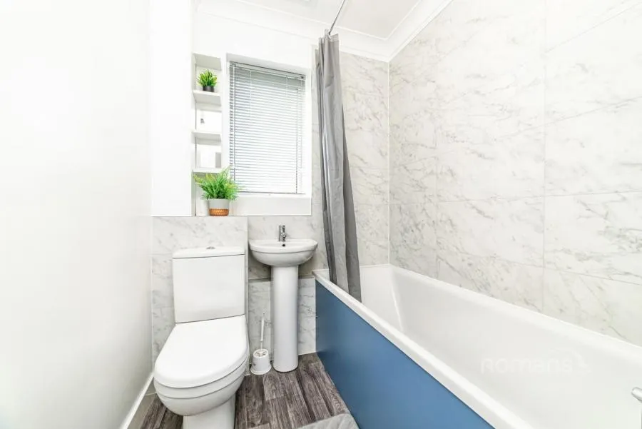 Anstey Place, Burghfield Common, RG7, photo 11