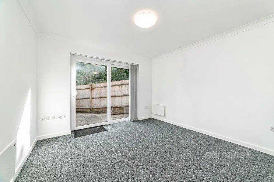 Anstey Place, Burghfield Common, RG7, photo 6