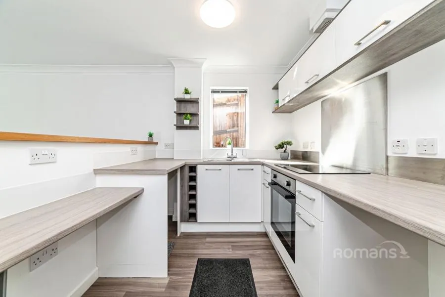 Anstey Place, Burghfield Common, RG7, photo 2