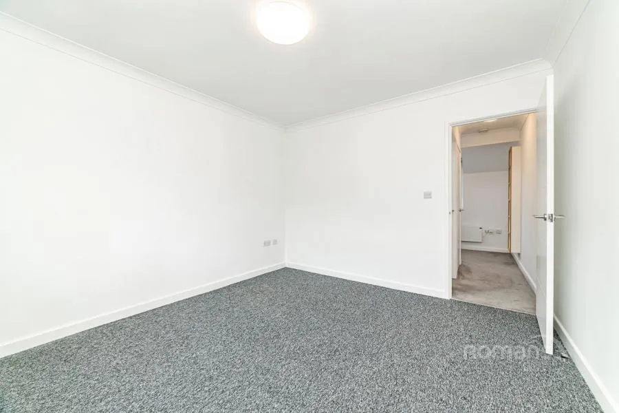 Anstey Place, Burghfield Common, RG7, photo 10