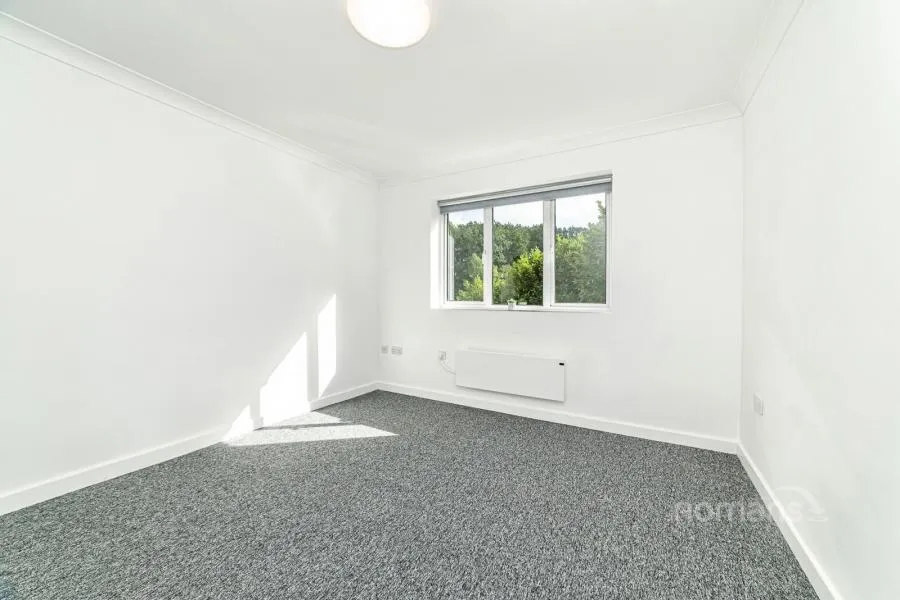 Anstey Place, Burghfield Common, RG7, photo 9