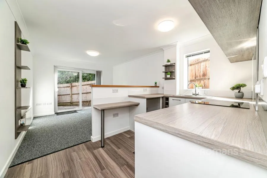 Anstey Place, Burghfield Common, RG7, photo 3