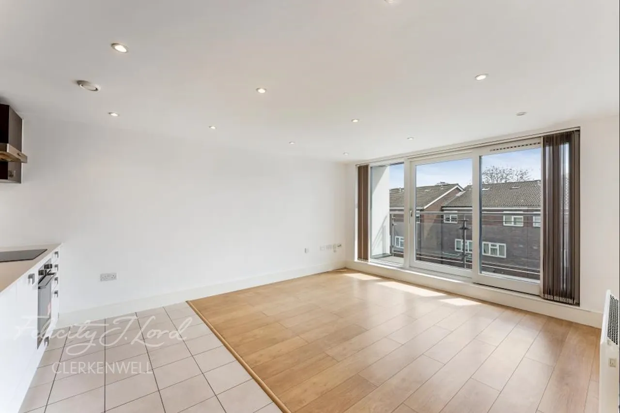 2 bed flat to rent, Shepherdess Walk, N1