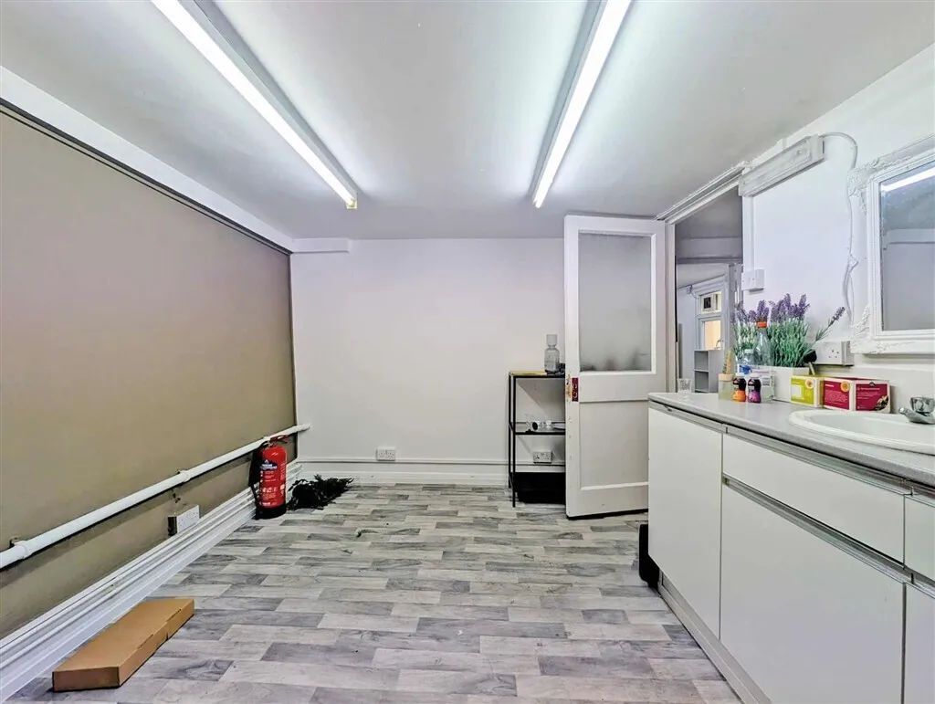 Walworth Road, WALWORTH, photo 11
