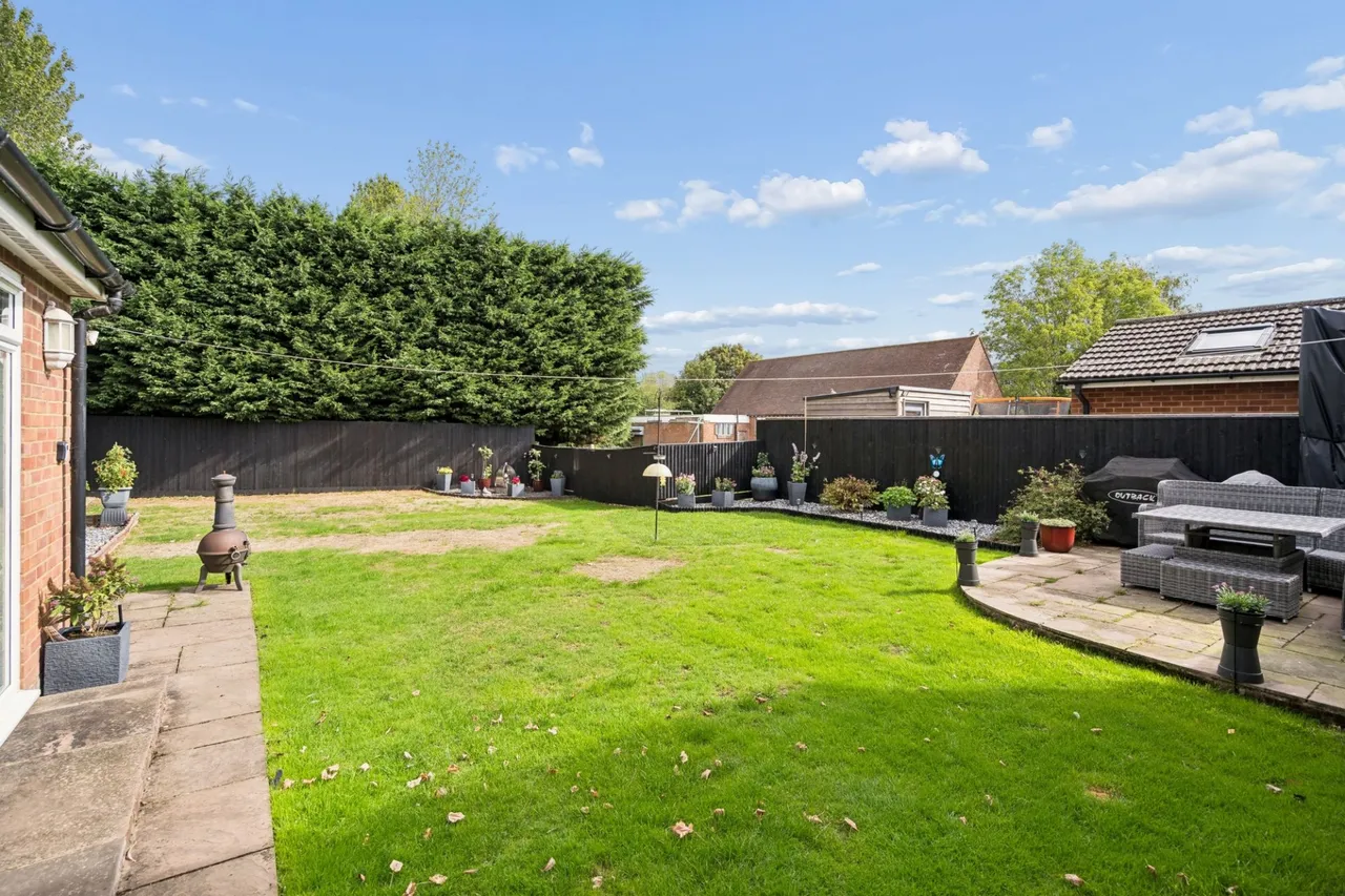 Main Road, Naphill, HP14, photo 9