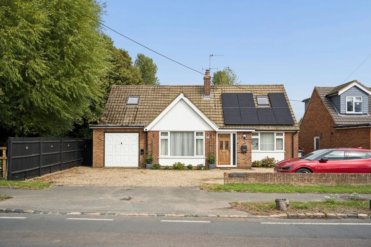 Main Road, Naphill, HP14, photo 7
