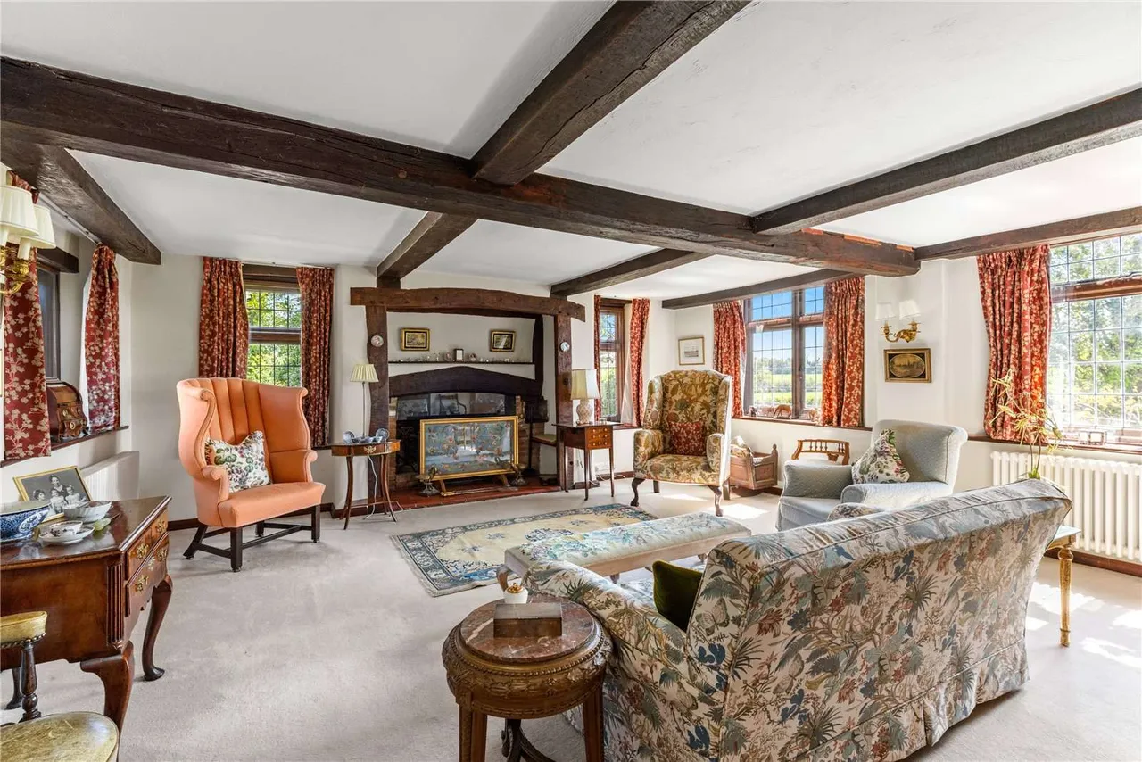 Hillside, Odiham, Hook, Hampshire, RG29 1HX, photo 6