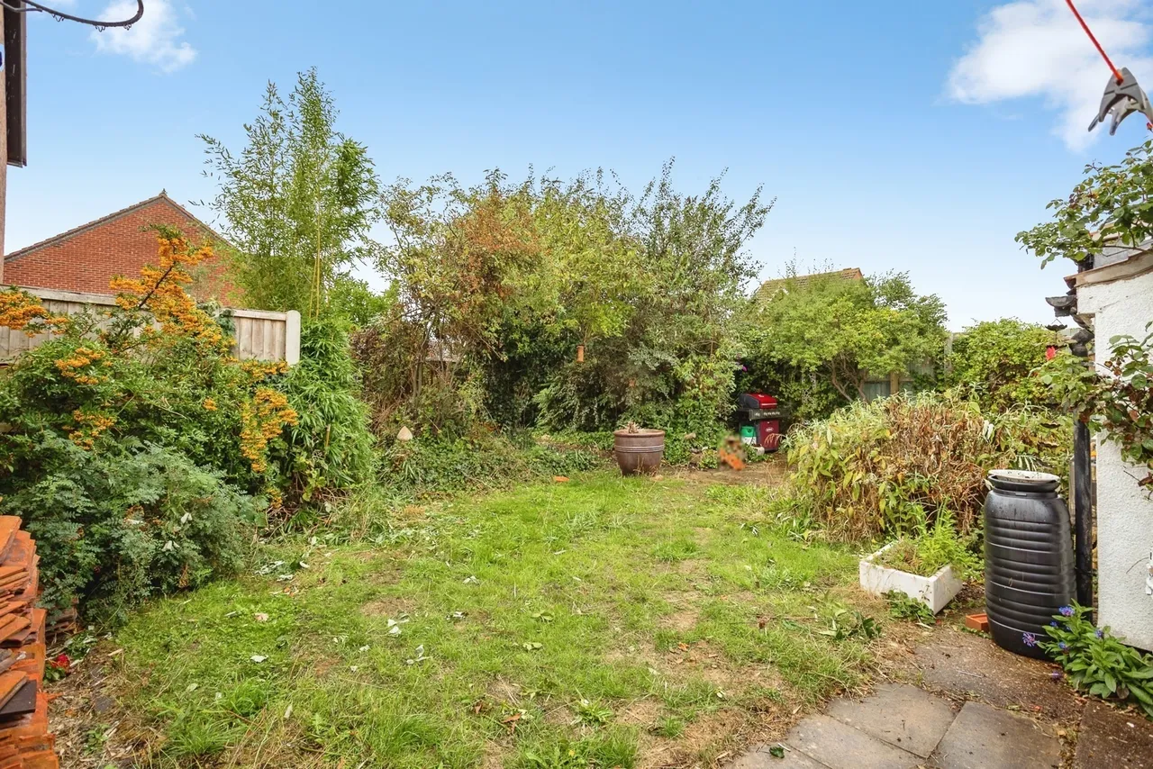 High Street, Bottesford, NG13, photo 19