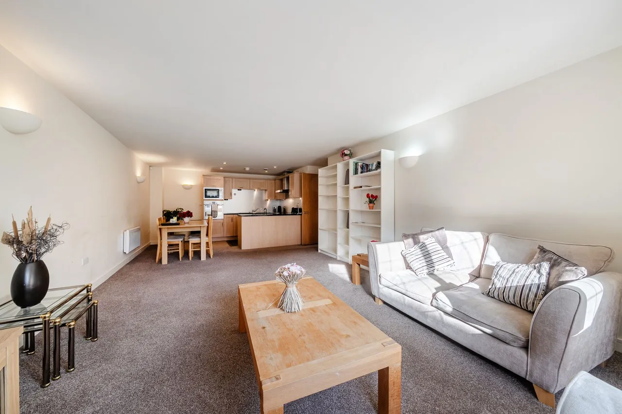 Central Place, Wilmslow, photo 8
