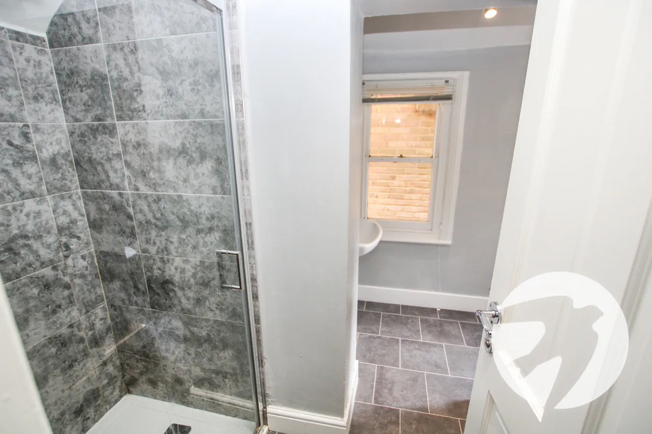 Southend Crescent, London, SE9, photo 5