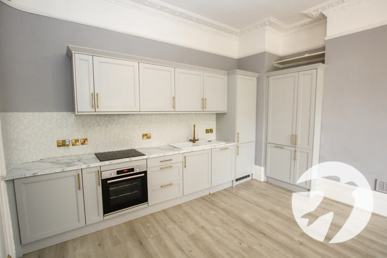 Southend Crescent, London, SE9, photo 3
