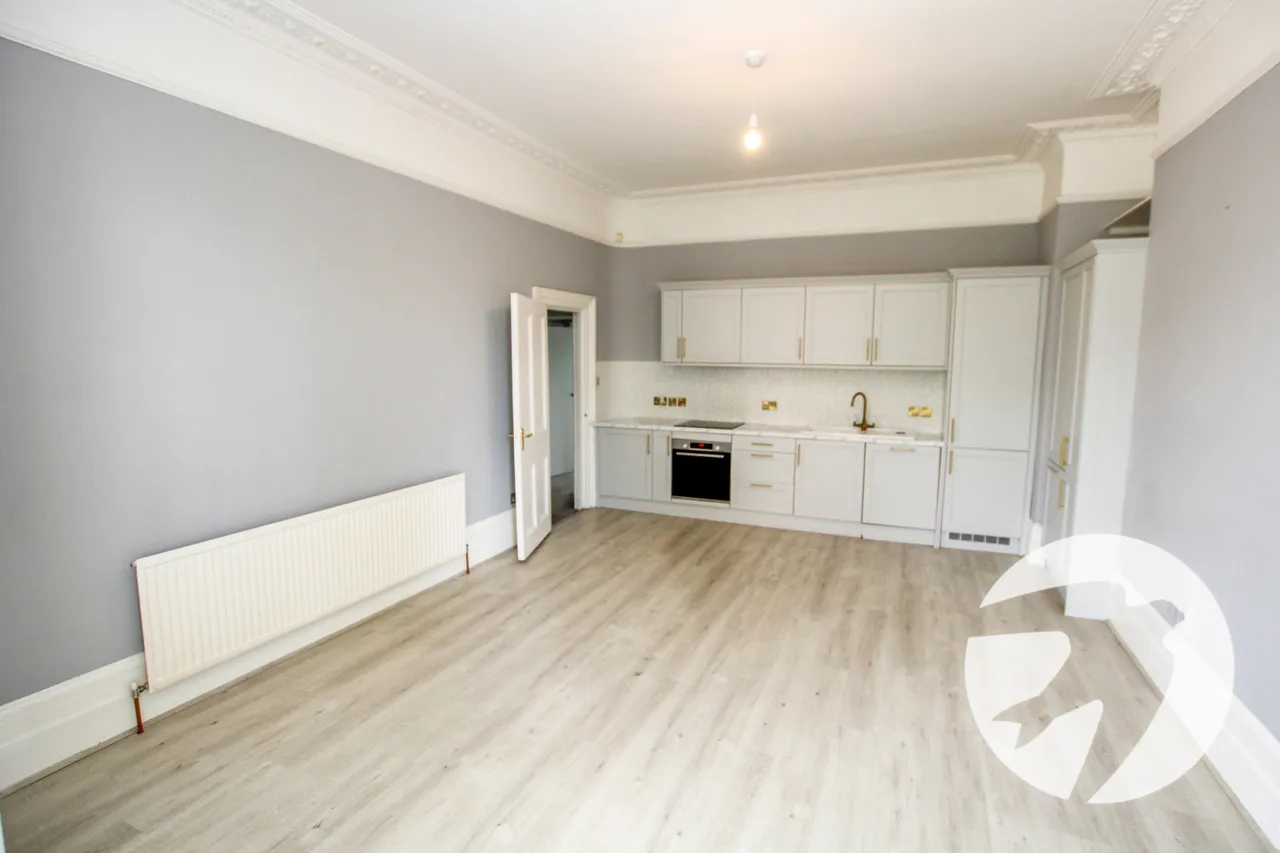 Southend Crescent, London, SE9, photo 4