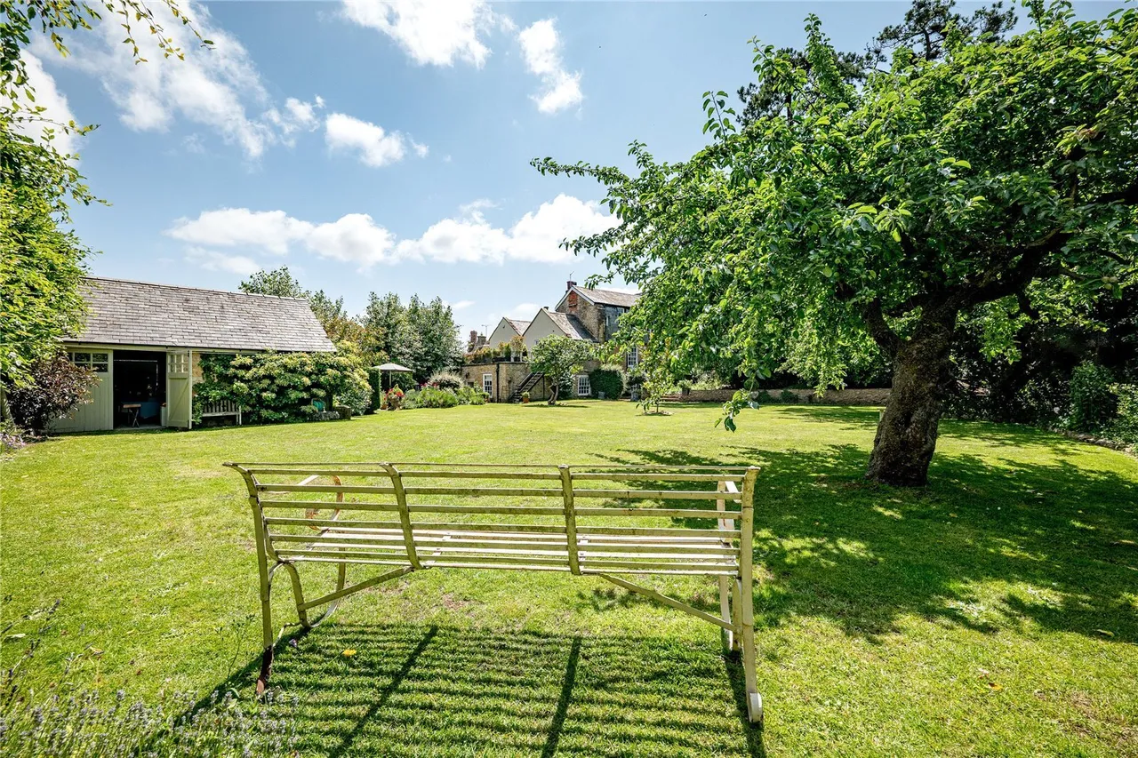 North Street, Milborne Port, DT9, photo 16