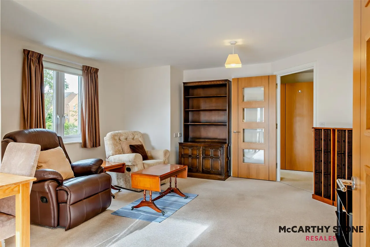 Foxes Road, Newport, PO30, photo 10