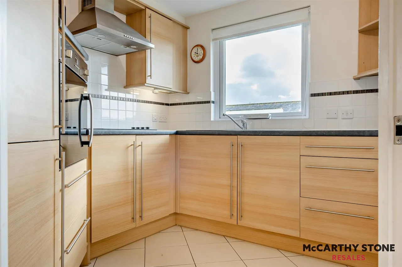 Foxes Road, Newport, PO30, photo 4