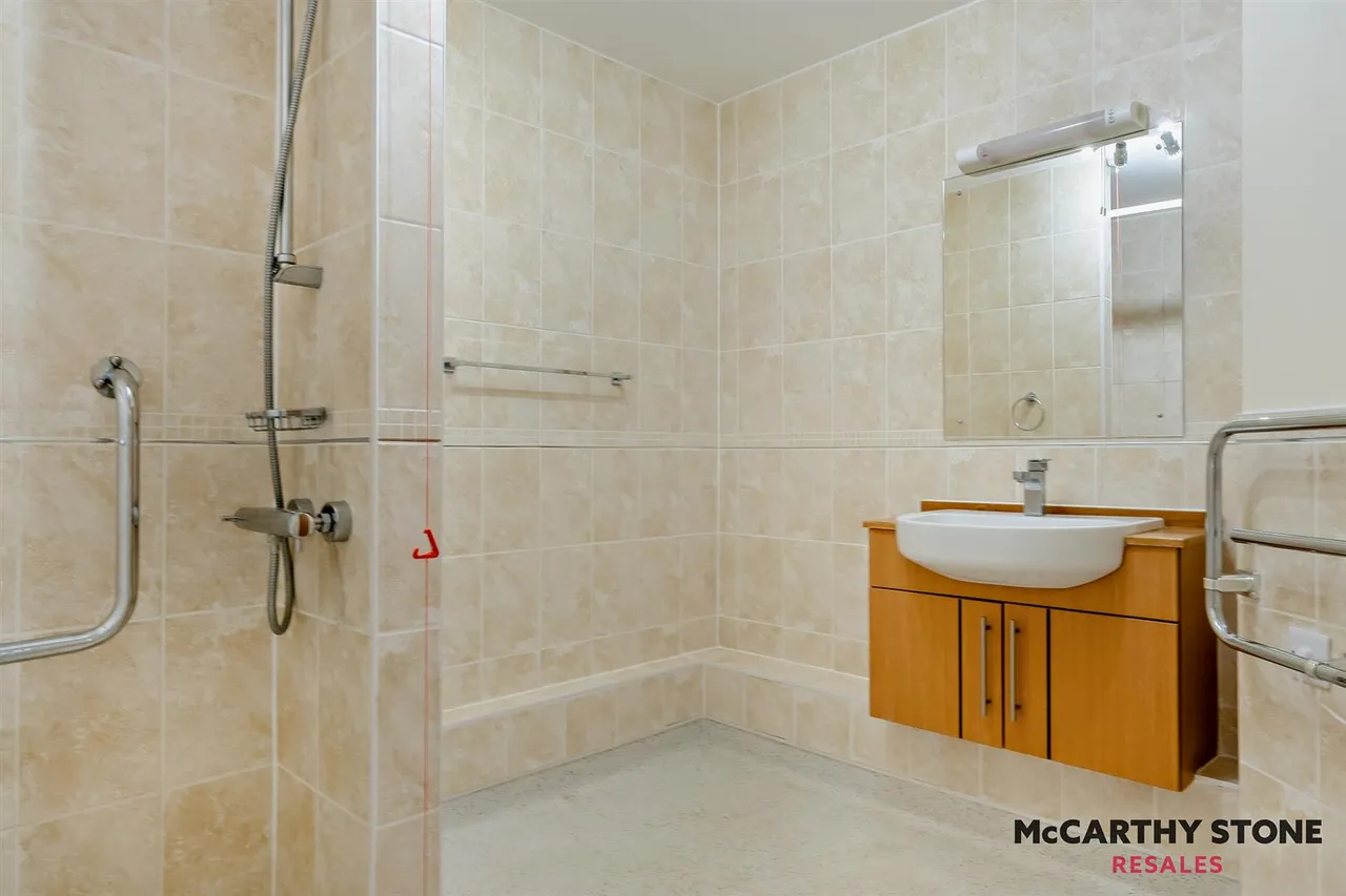 Foxes Road, Newport, PO30, photo 8